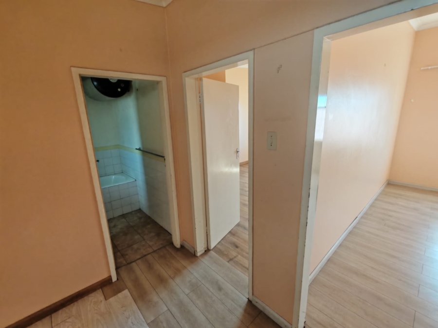 To Let 1 Bedroom Property for Rent in Richmond Hill Eastern Cape